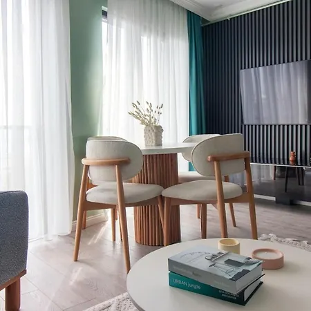 Modern & Stylish 2br Haven By The Sea In Yedikule Apartament