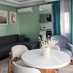 Modern & Stylish 2br Haven By The Sea In Yedikule Apartment