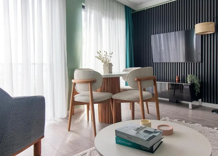 Modern & Stylish 2br Haven By The Sea In Yedikule Apartmán