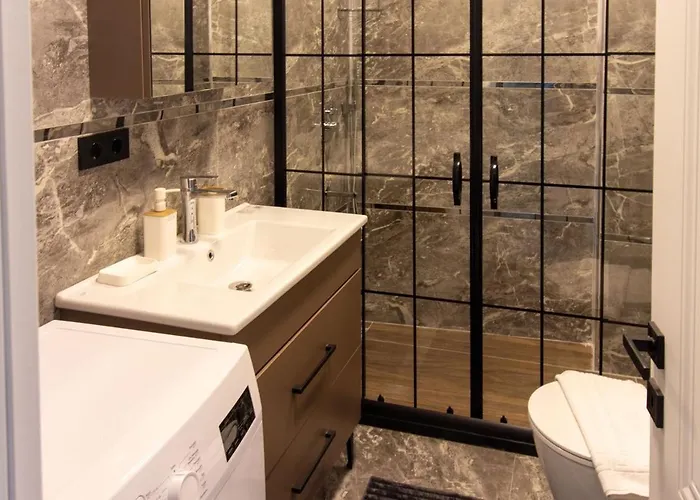 Modern & Stylish 2br Haven By The Sea In Yedikule