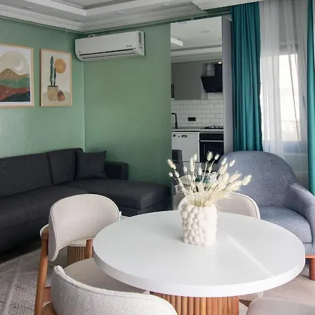 Modern & Stylish 2br Haven By The Sea In Yedikule Апартаменты