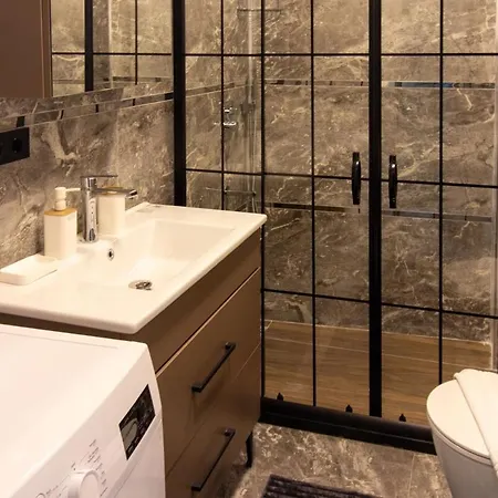 Modern & Stylish 2br Haven By The Sea In Yedikule